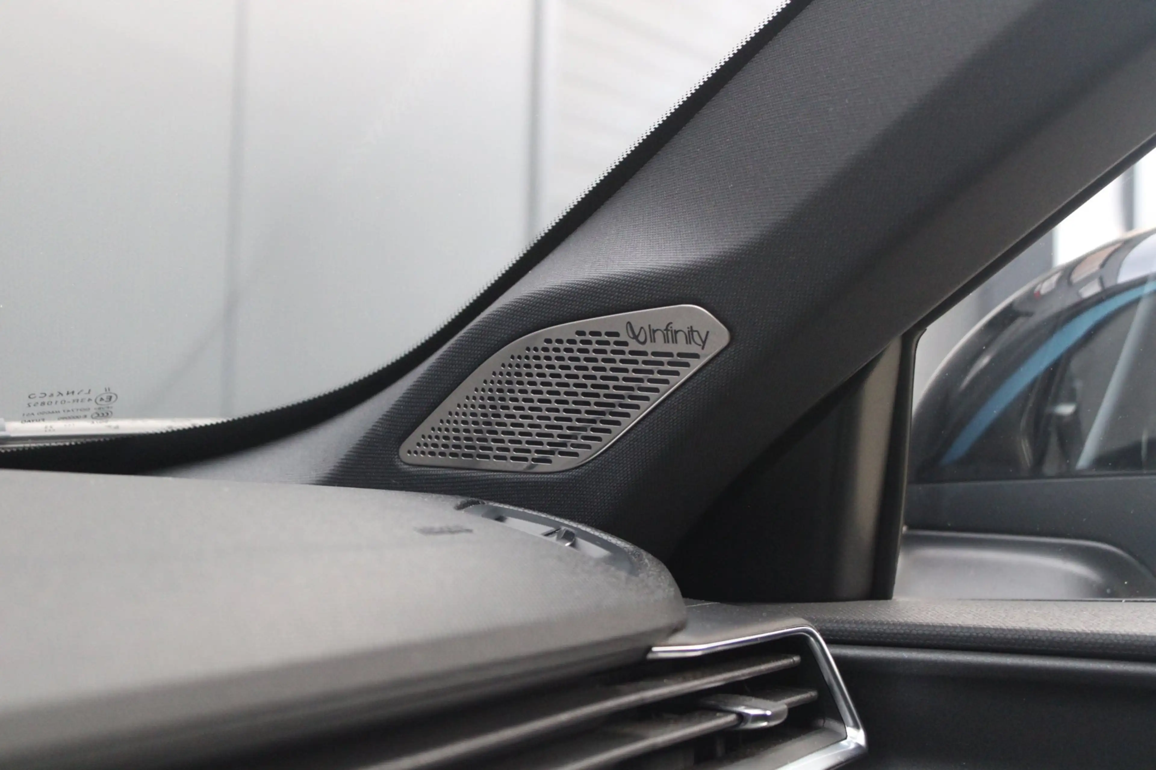 Lynk & Co 01 1.5 PHEV | Trekhaak | Black Pack | Pano | Stuurver — photo 19