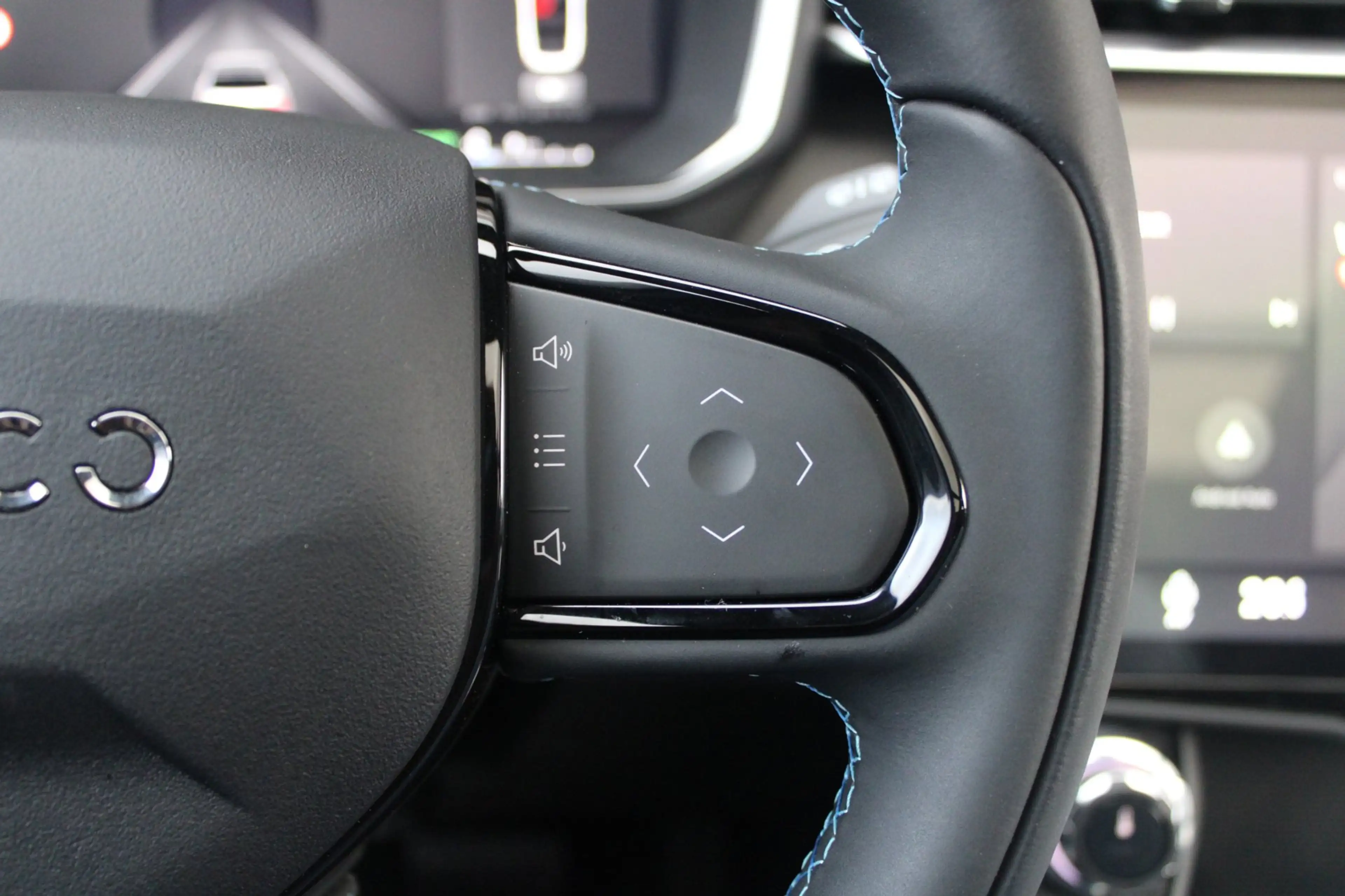 Lynk & Co 01 1.5 PHEV | Trekhaak | Black Pack | Pano | Stuurver — photo 10