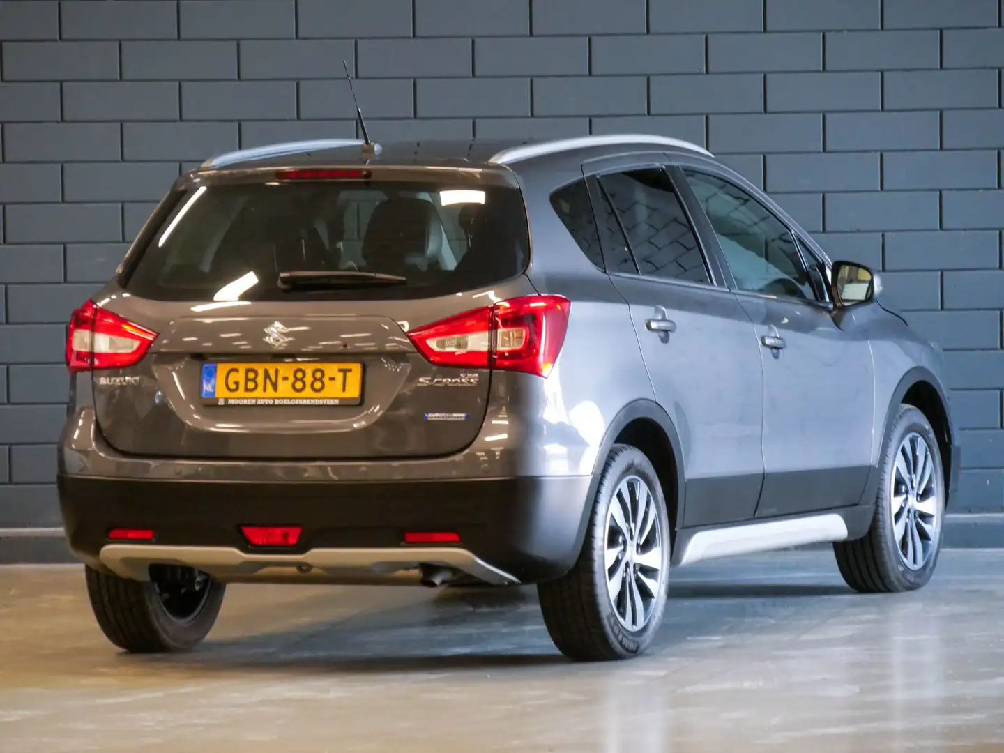 Suzuki S-Cross 1.4 Boosterjet Comfort Smart Hybrid | PANORAMADAK Grijs - 2