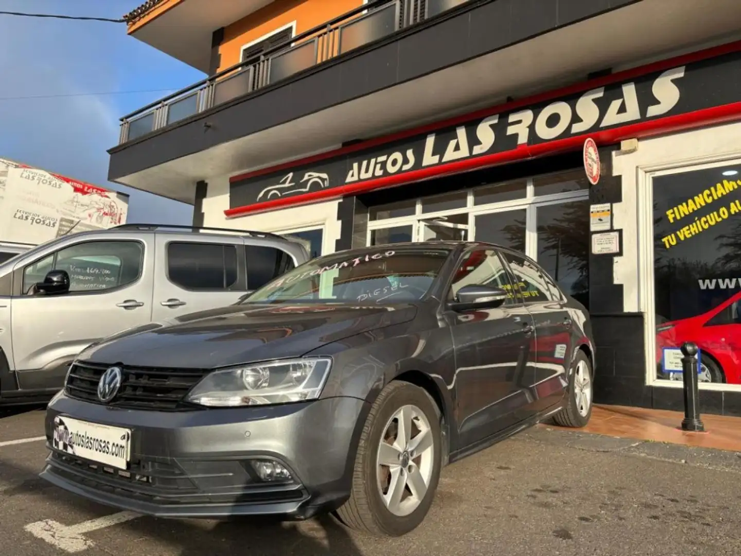 Volkswagen Jetta 2.0TDI Advance DSG Fekete - 1
