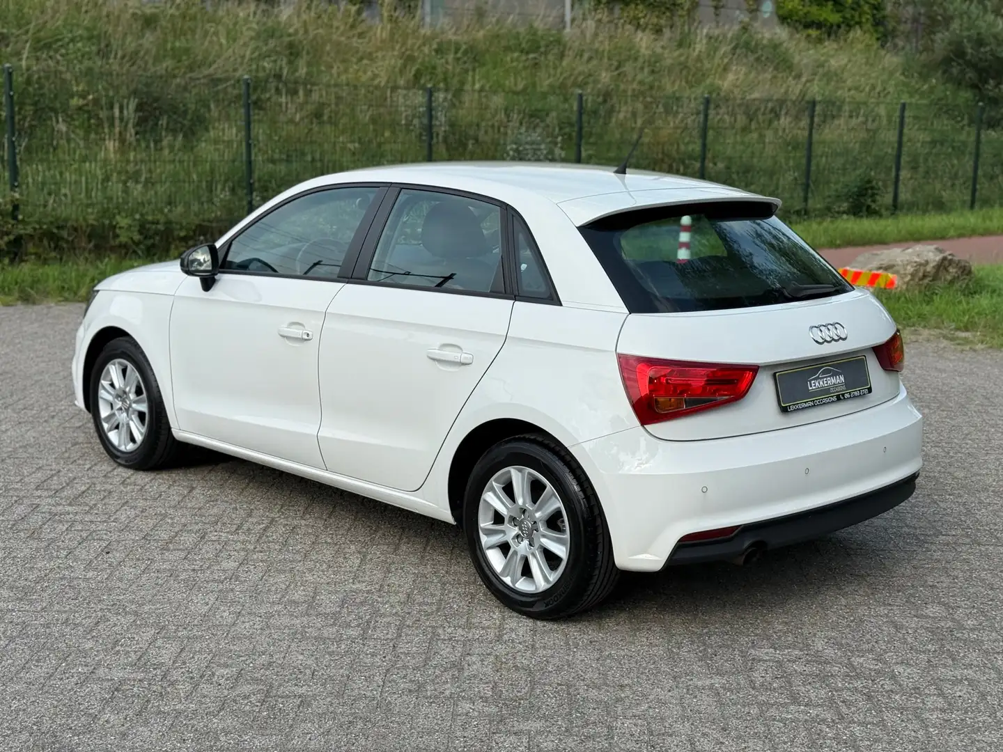 Audi A1 Sportback 1.0 TFSI NAVI I PDC I KEYLESS I BLUETOOT Weiß - 2