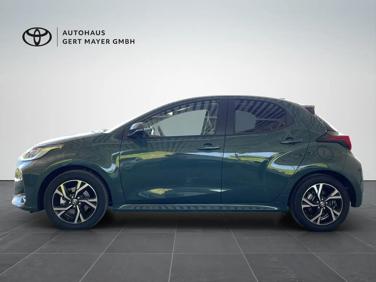Toyota Yaris Hybrid Active Drive Grün - 2