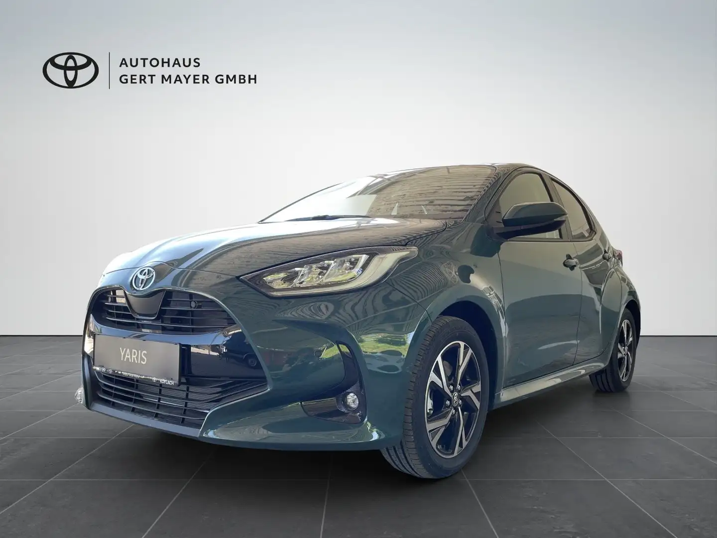 Toyota Yaris Hybrid Active Drive Grün - 1
