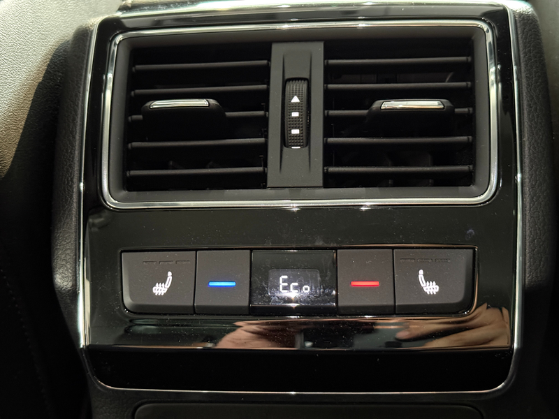 Skoda Superb Style Lim. iV AUT Kamera Pano 1.Besitz — photo 10