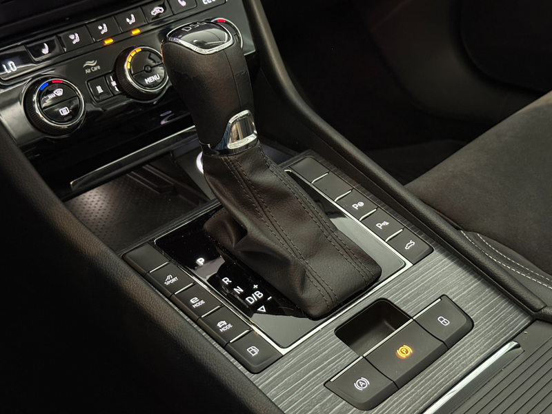 Skoda Superb Style Lim. iV AUT Kamera Pano 1.Besitz — photo 14