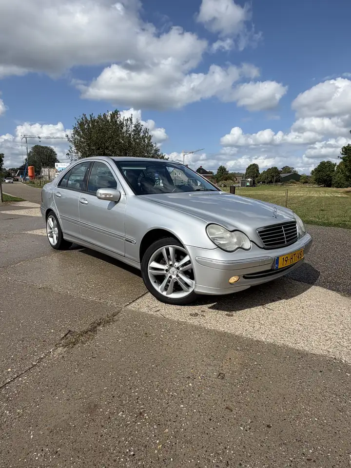 Mercedes-Benz C 180 Elegance, foto 3