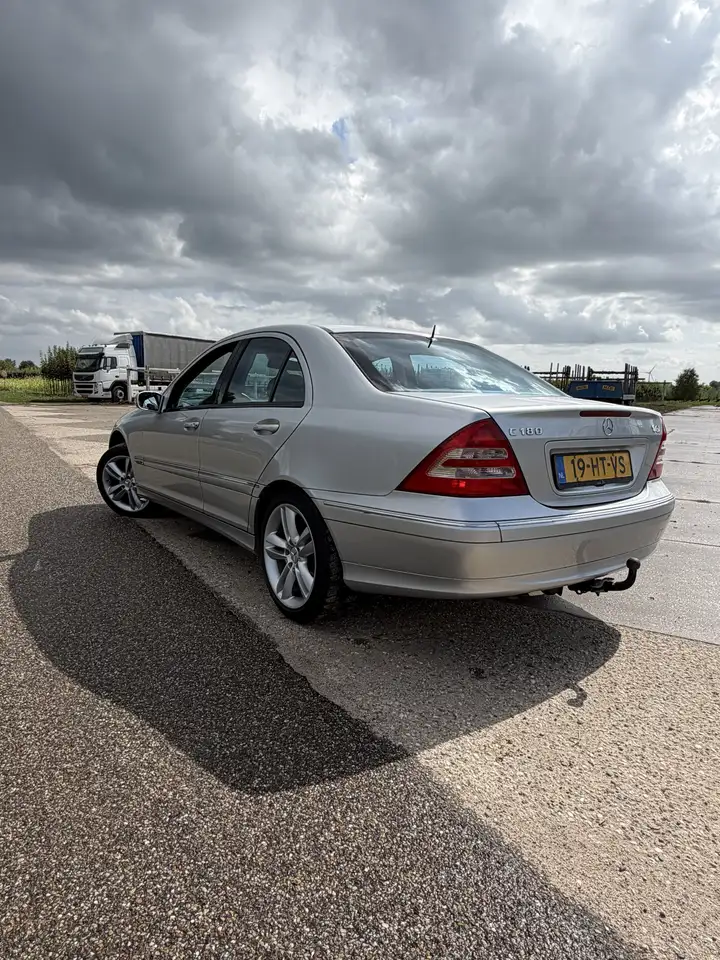 Mercedes-Benz C 180 Elegance, foto 6
