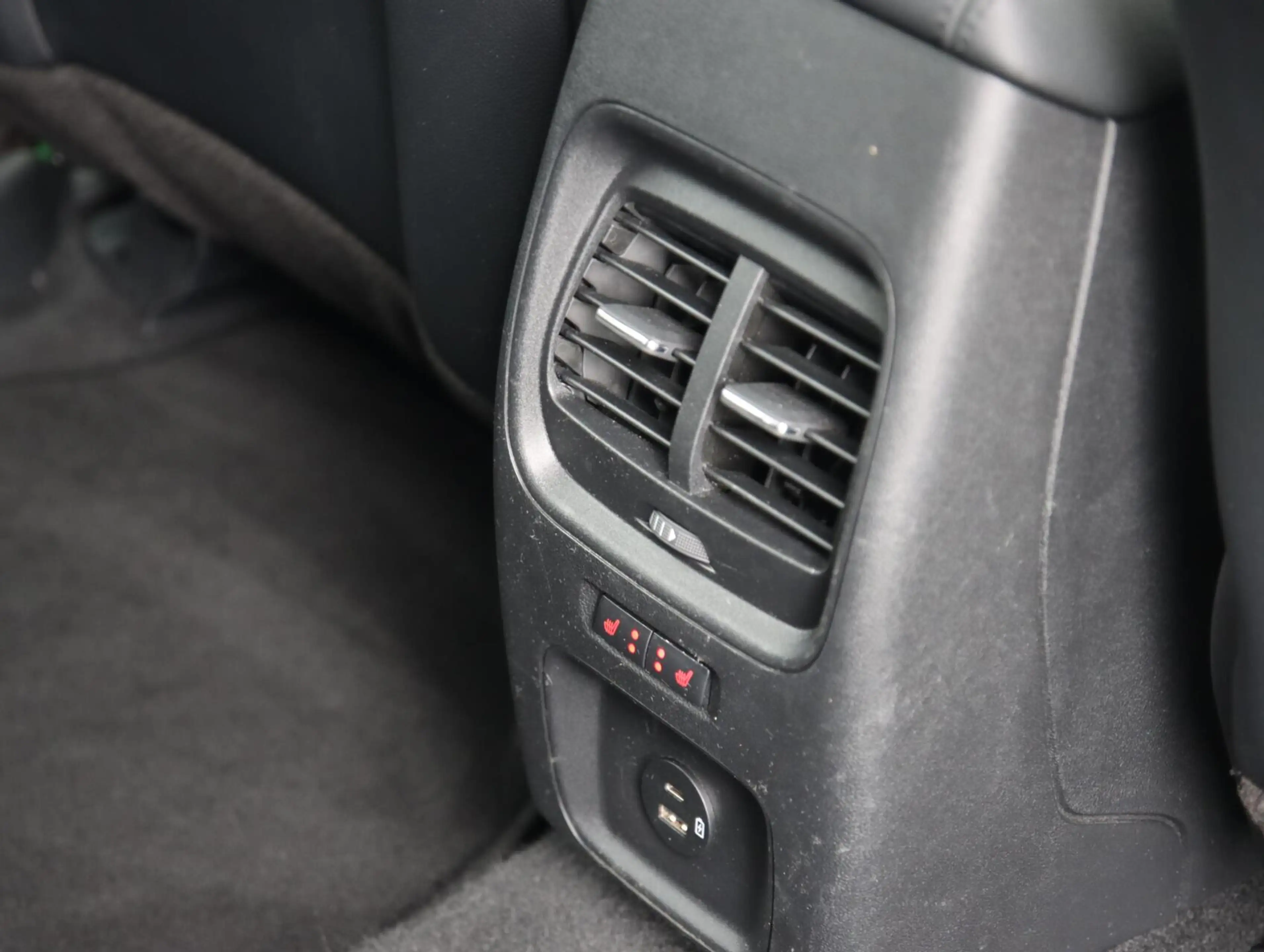 Ford Kuga 2.5 PHEV Titanium X | Trekhaak | SOH 97,5% — photo 36