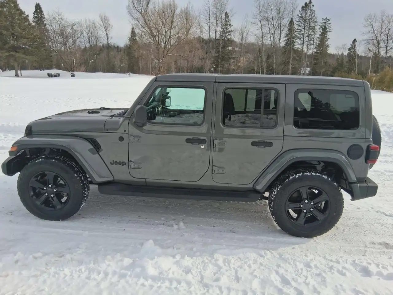 Jeep Wrangler снимка Jeep Wrangler