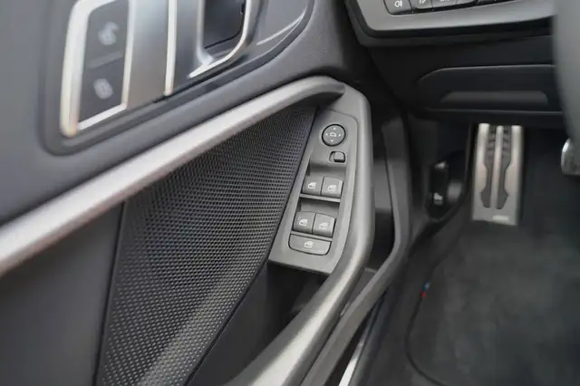 BMW 2 Series view 17
