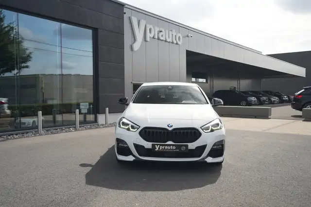 BMW 2 Series view 3