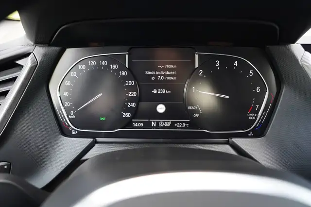 BMW 2 Series view 19