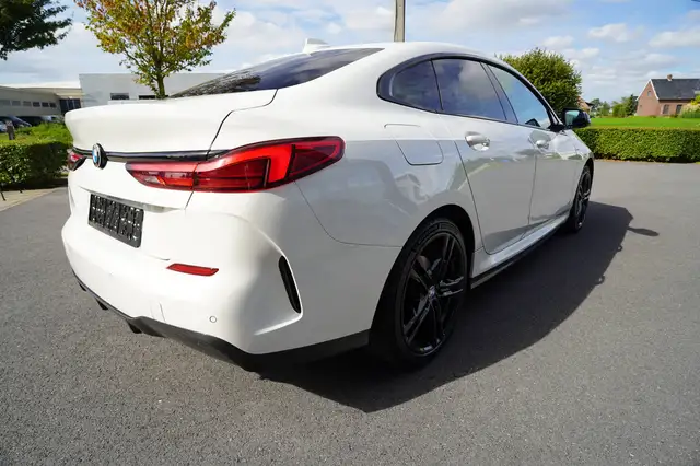 BMW 2 Series view 14