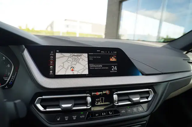 BMW 2 Series view 24