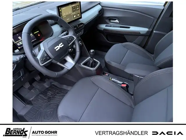Dacia Sandero view 8