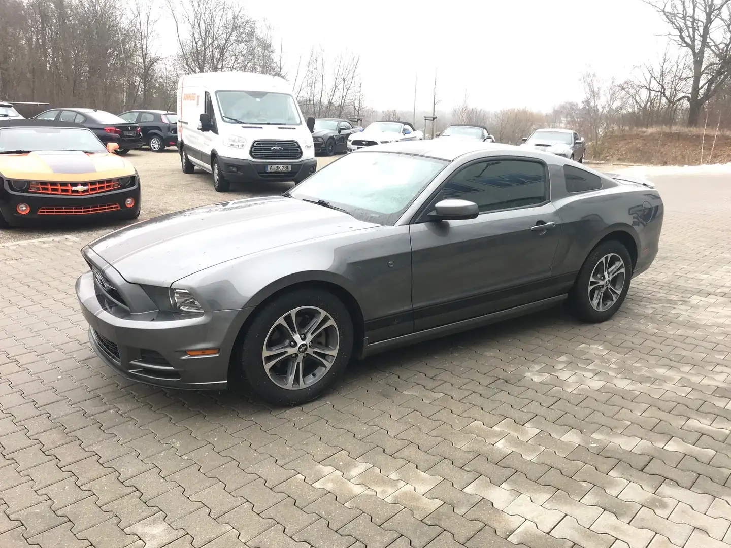Ford Mustang 2014  V6 Premium mit Ponypaket Leder 500W Sound Grau - 2