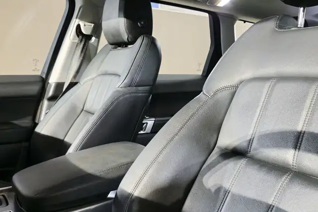 Land Rover Range Rover Sport view 18