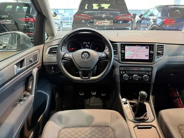 Volkswagen Golf view 10