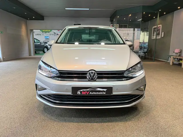 Volkswagen Golf view 2
