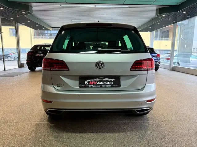 Volkswagen Golf view 5
