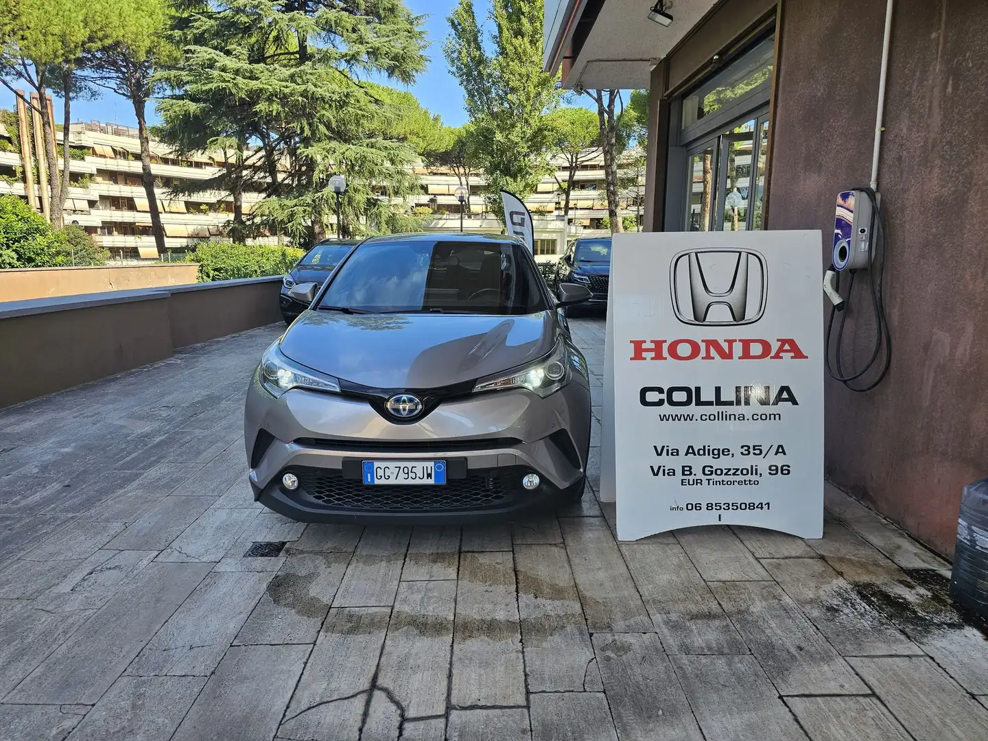 Toyota C-HR C-HR 1.8 Hybrid E-CVT Lounge Gris - 1