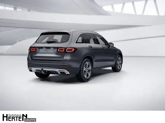 Mercedes-Benz GLC view 2