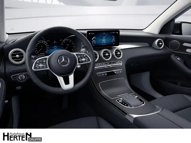 Mercedes-Benz GLC view 3