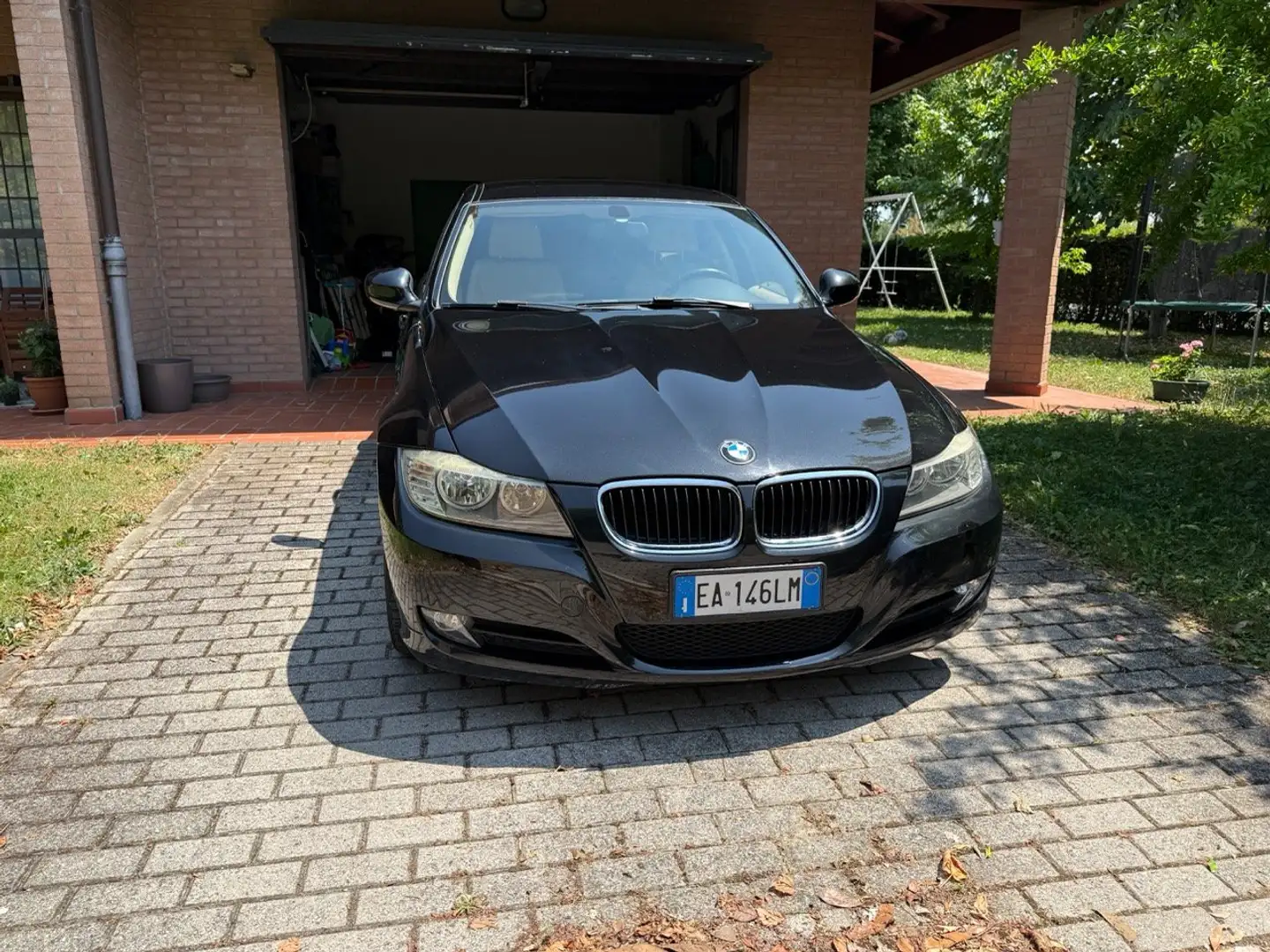BMW 318 318d Touring 2.0 Attiva 143cv - 1