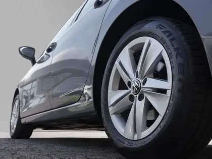 Annonce voiture d'occasion Volkswagen Golf - CARADIZE