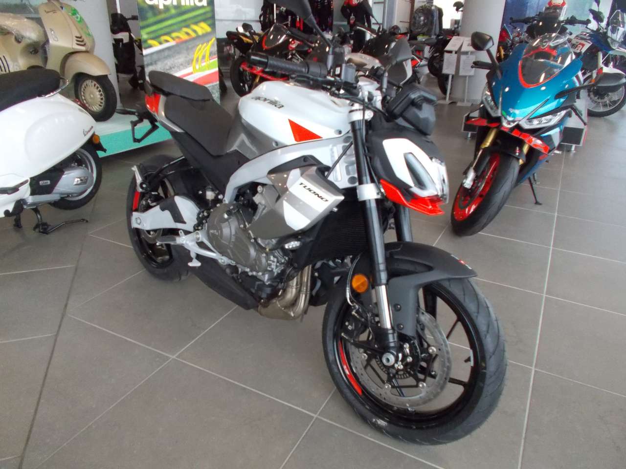 Aprilia Tuono 457