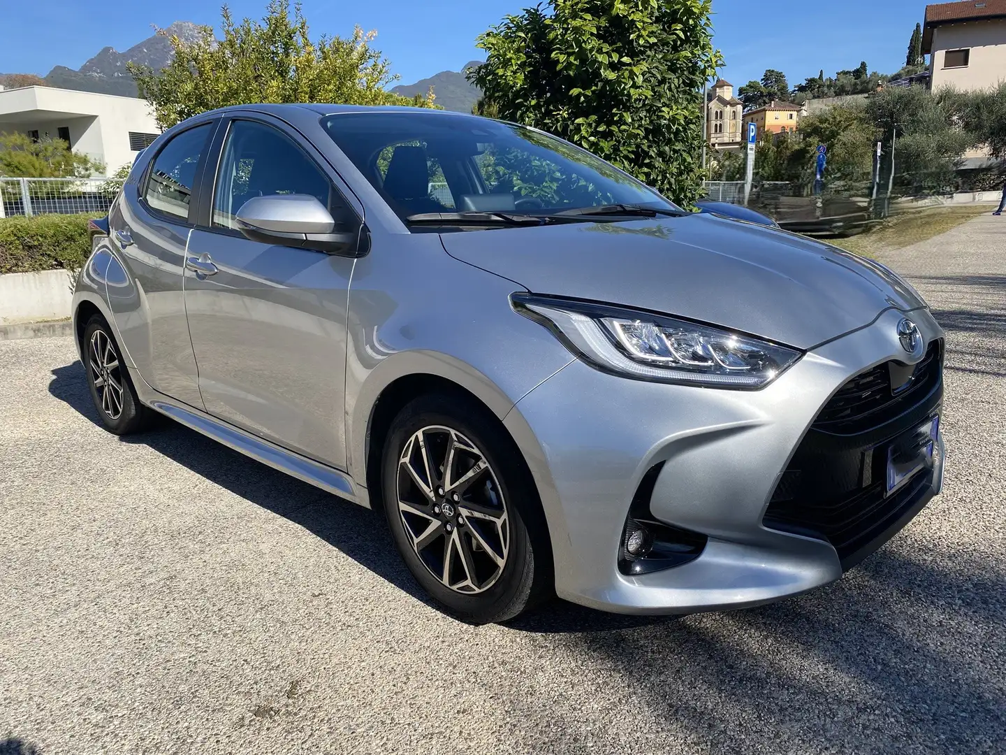 Toyota Yaris 1.0 Active - Probabilmente LA MIGLIORE !!! Argento - 2