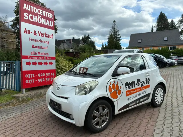 Toyota iQ