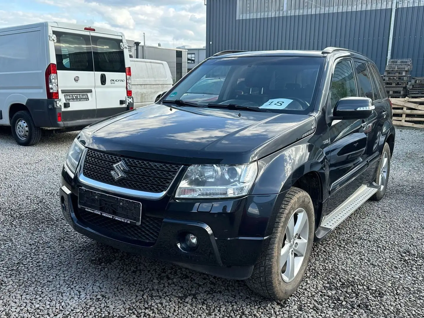 Suzuki Grand Vitara 1.9 DDIS X 30 *Leder*SHZ*Xenon*AHK*Navi*SD* Schwarz - 1