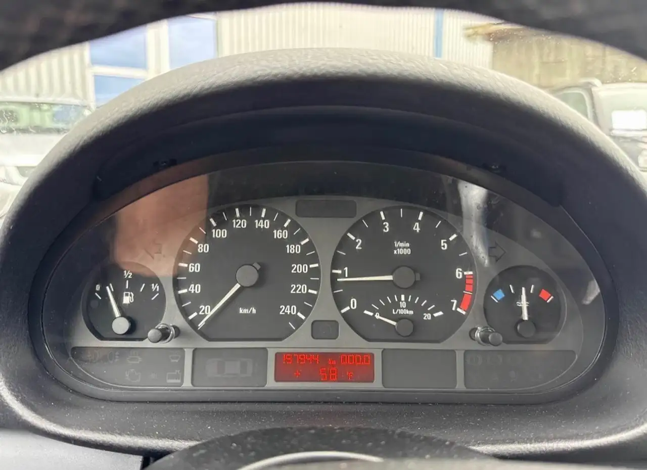 BMW 318 (TÜV 06-2028) *2.HAND KLIMA SCHIEBEDACH PDC UVM, foto 8