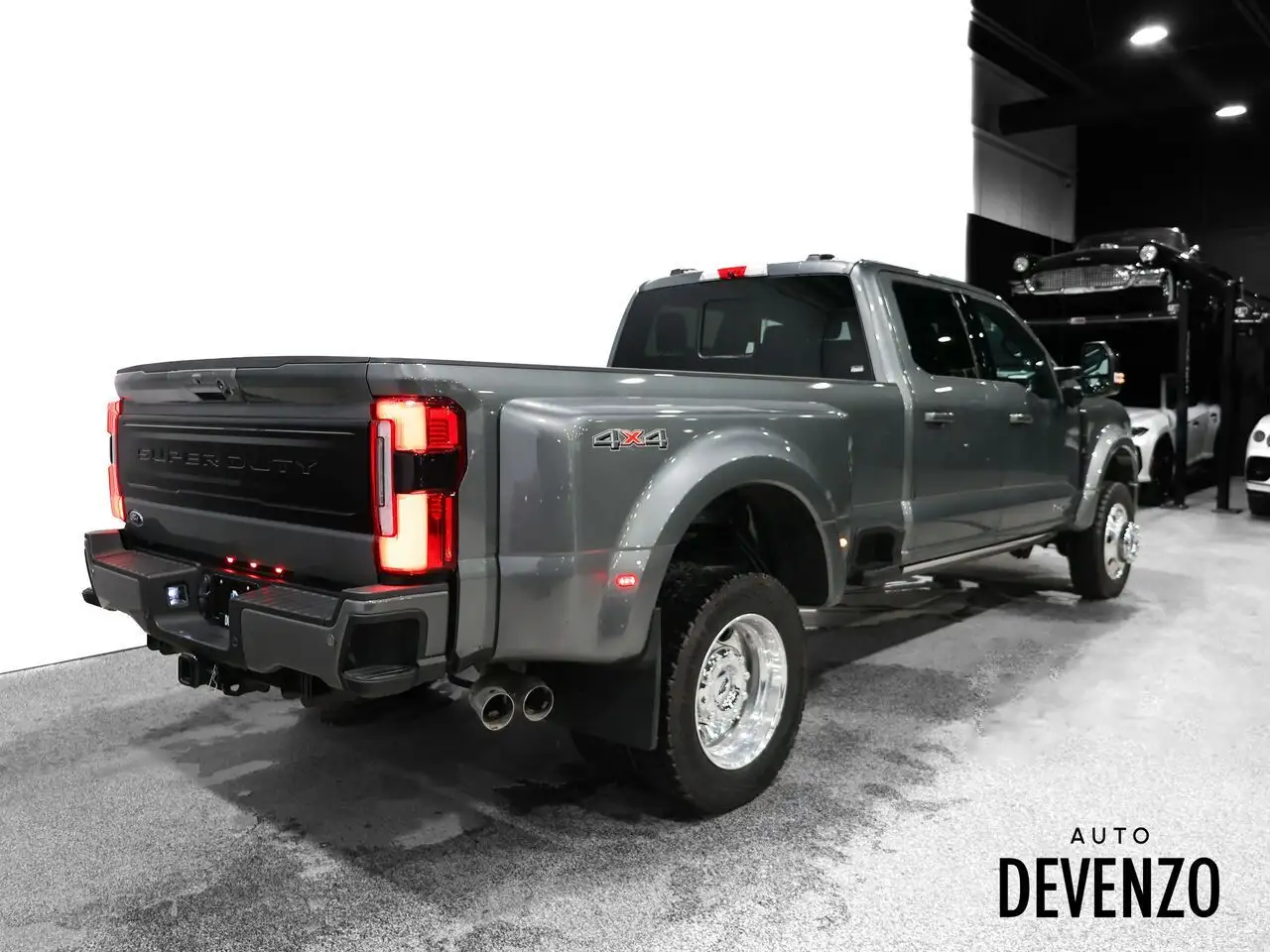 Ford F-450 Super Duty photo Ford F-450 Super Duty
