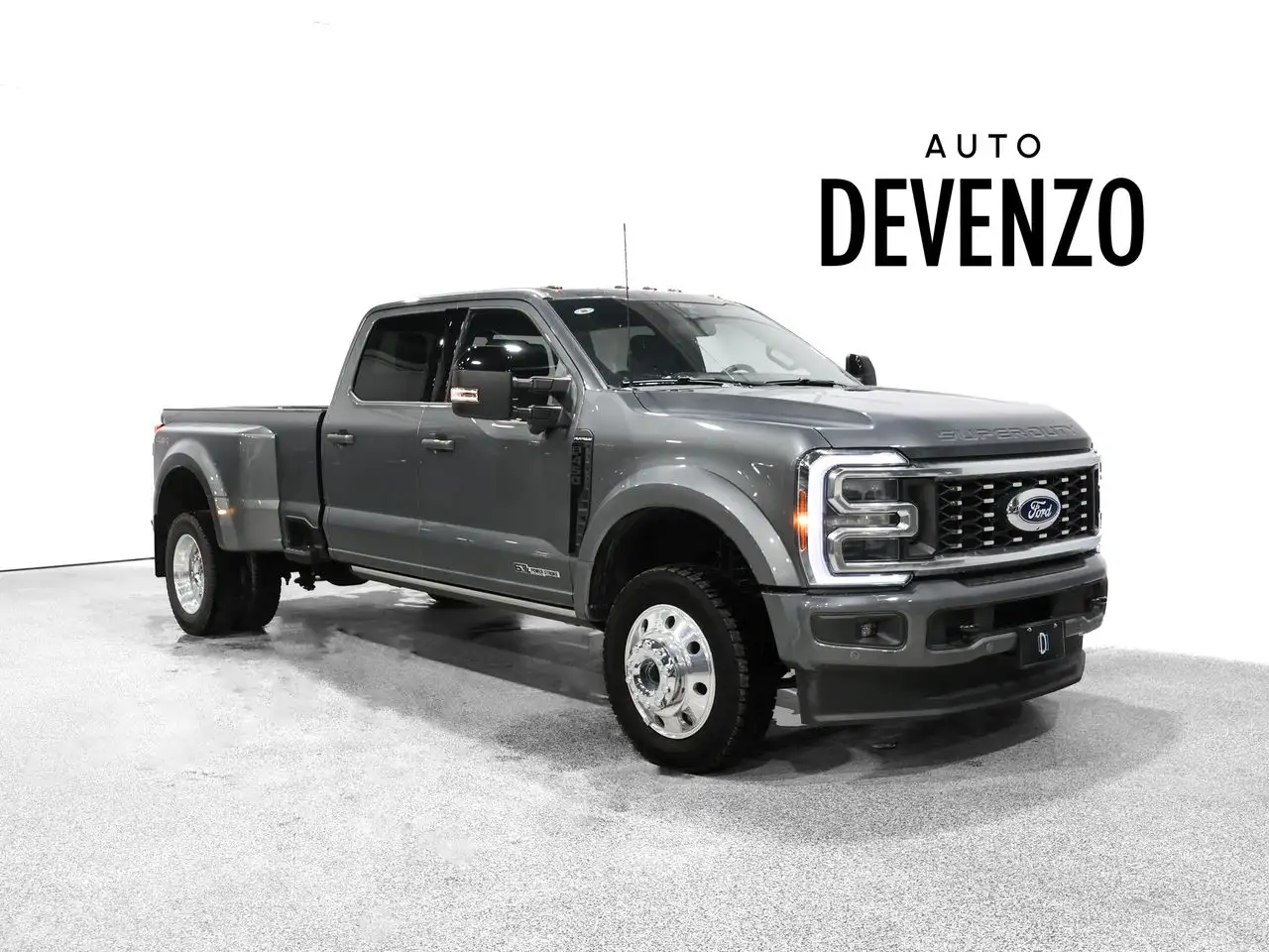 Ford F-450 Super Duty photo Ford F-450 Super Duty
