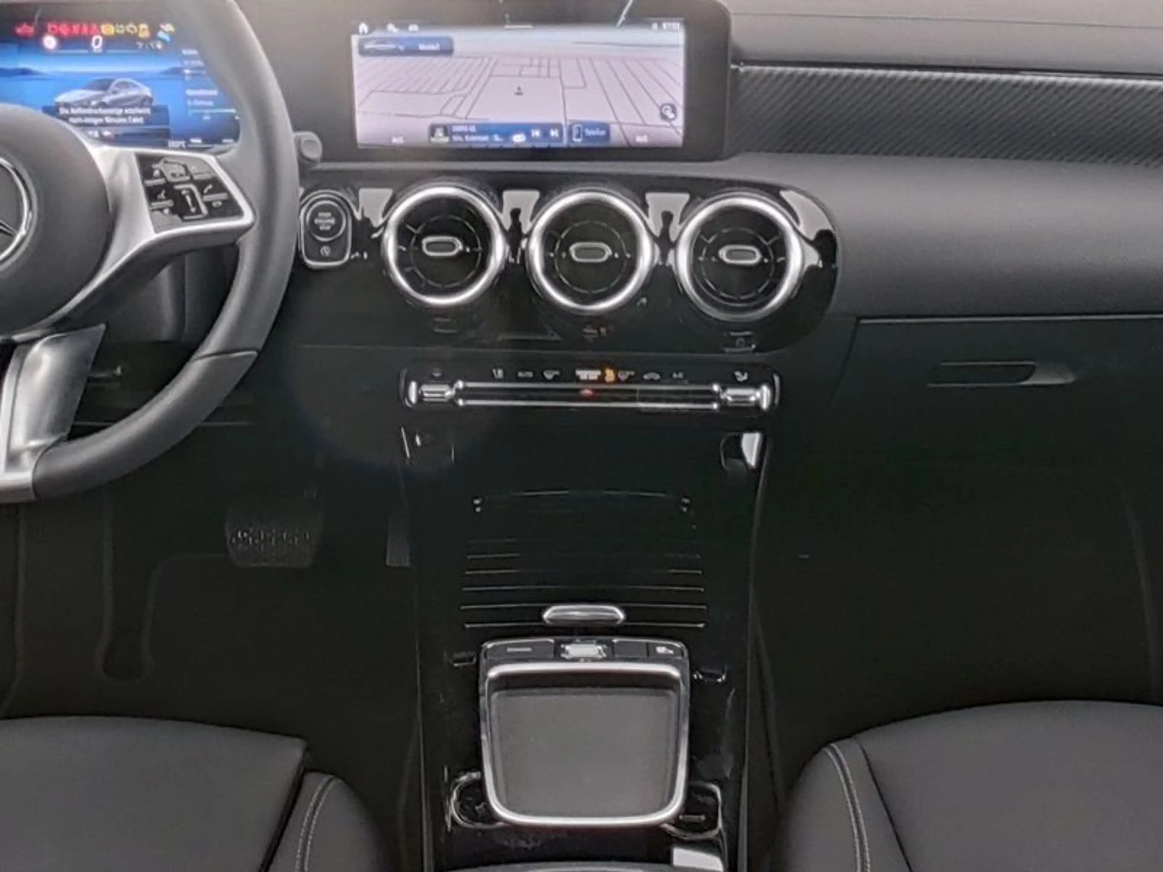Mercedes-Benz CLA 180 7GDCT PROGRESSIVE ADVANCED WINTER KAMERA — photo 6