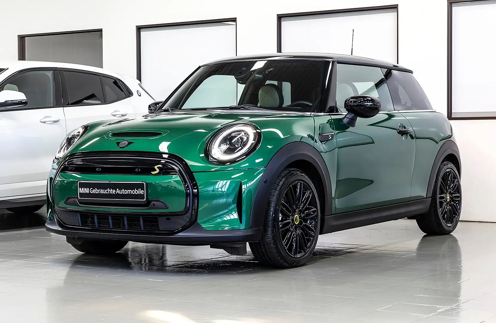 MINI Cooper SE TRIM LED NAV+ ACC DAS KAM PAS KAY SHZ SH LHZ 17" Grün - 1