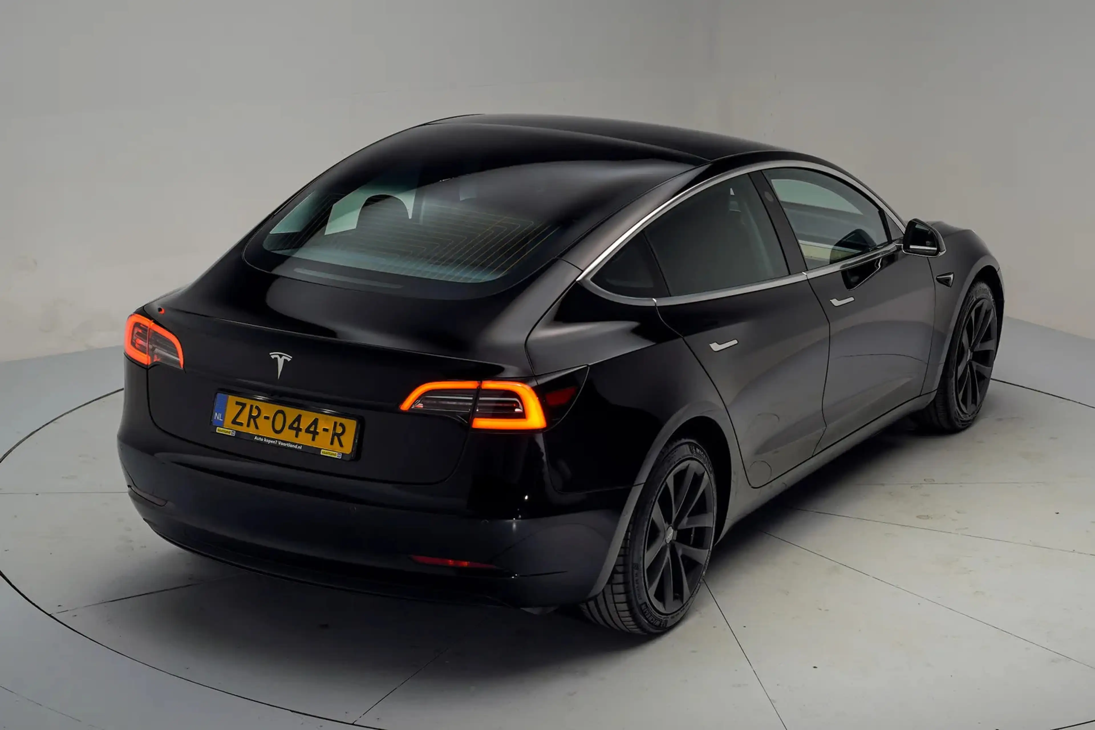 Tesla Model 3 Standard RWD Plus 60 kWh [ Panoramadak Stoelverwar — photo 14