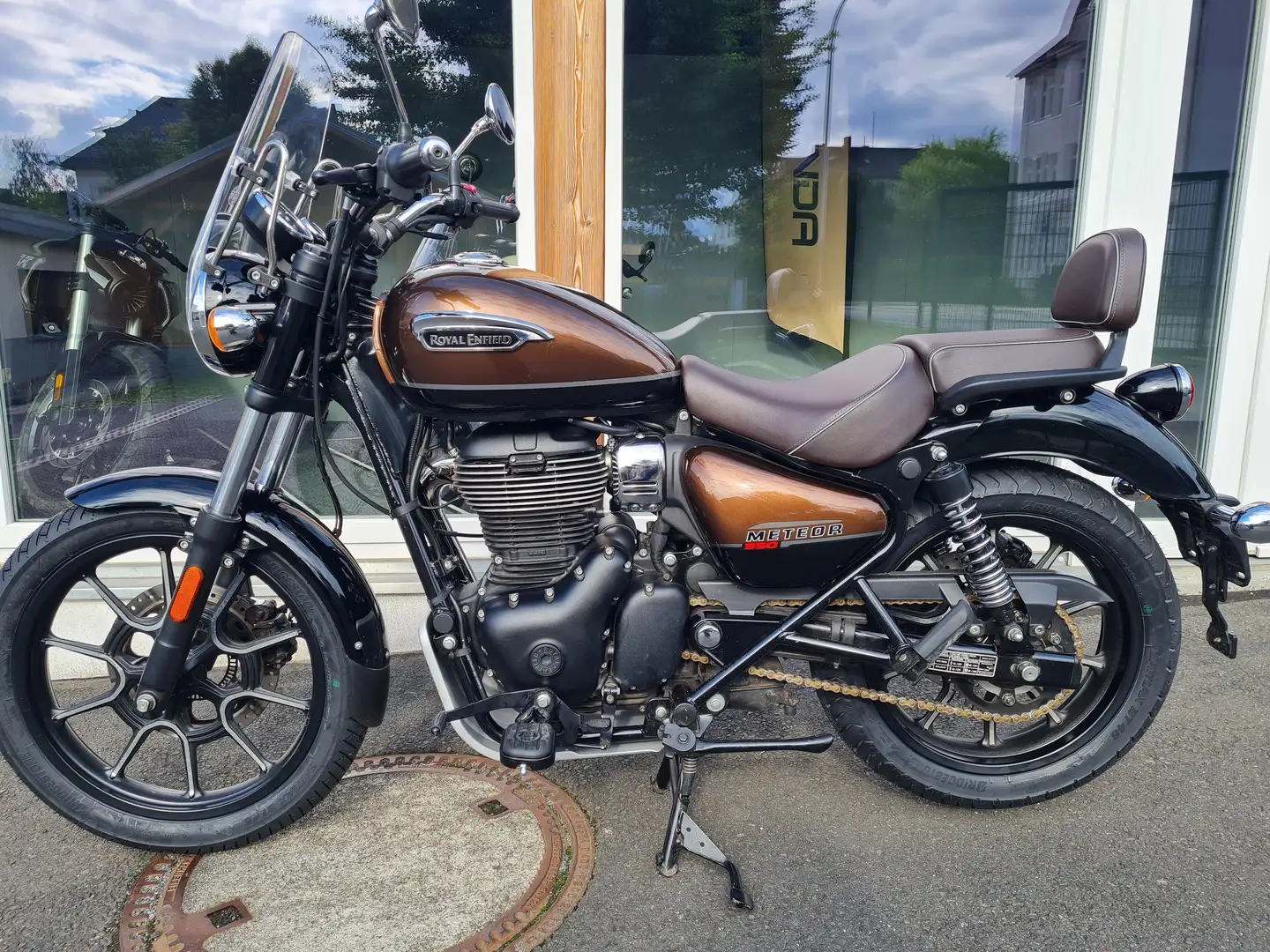 Royal Enfield Meteor 350 Supernova Maro - 2
