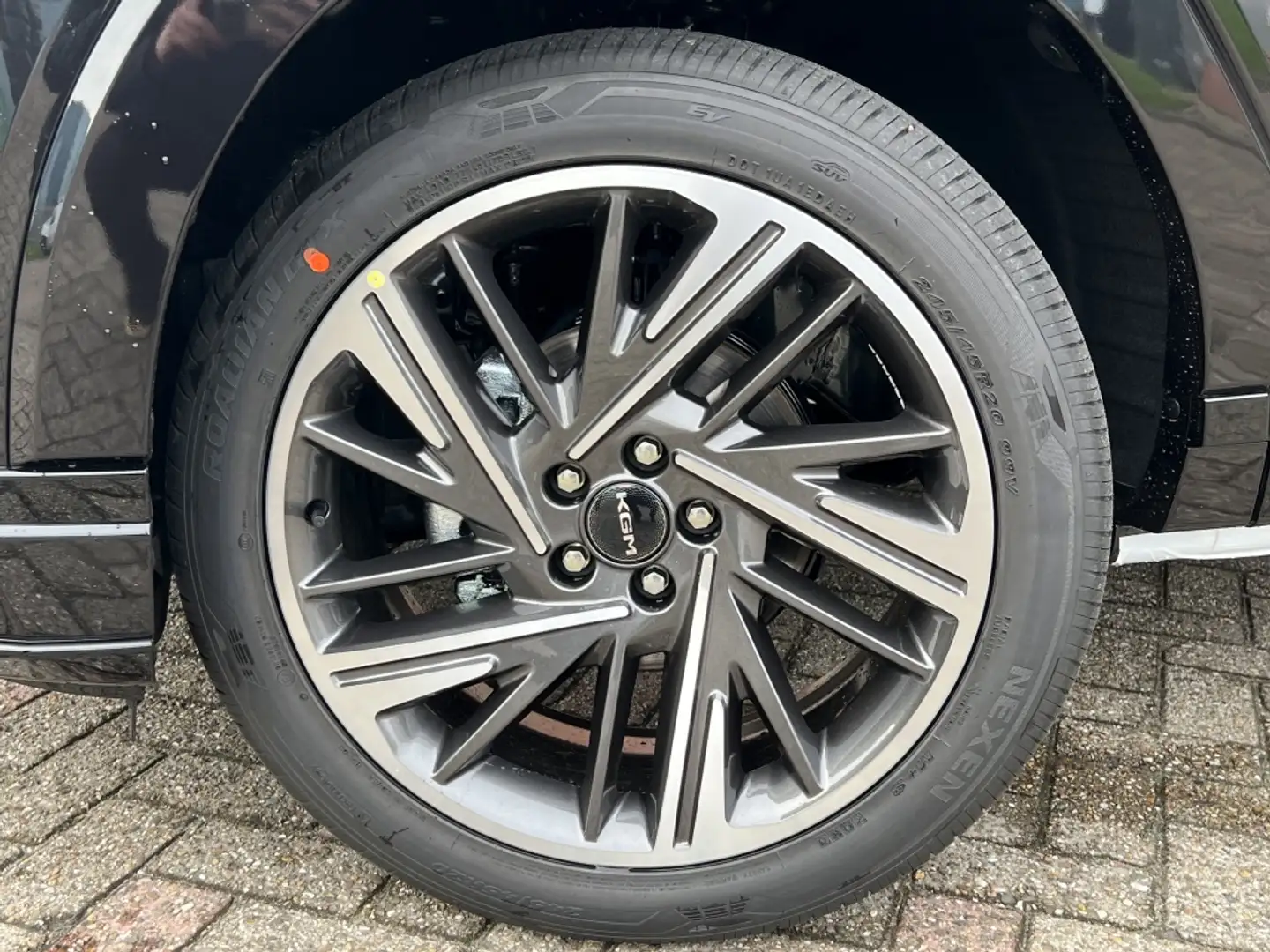 KGM Actyon Hybrid 1.5 Hybrid Titanium | Pano | Stoelverw voor Schwarz - 2