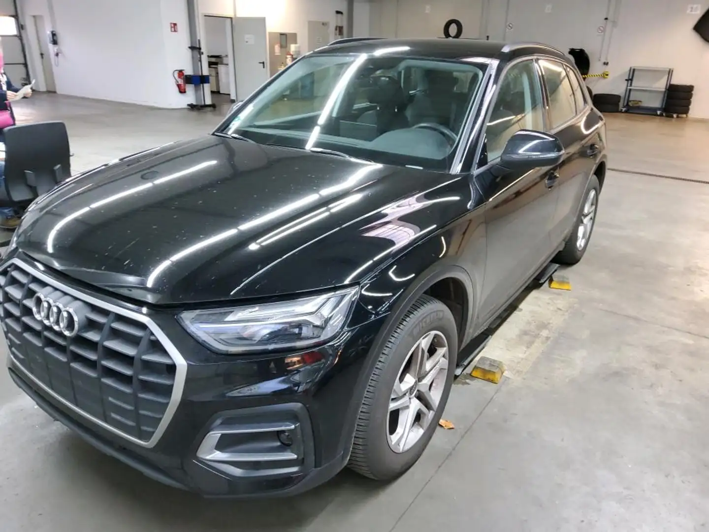 Audi Q5 40 TDI quattro S tronic | LED RFK Navi Schwarz - 2