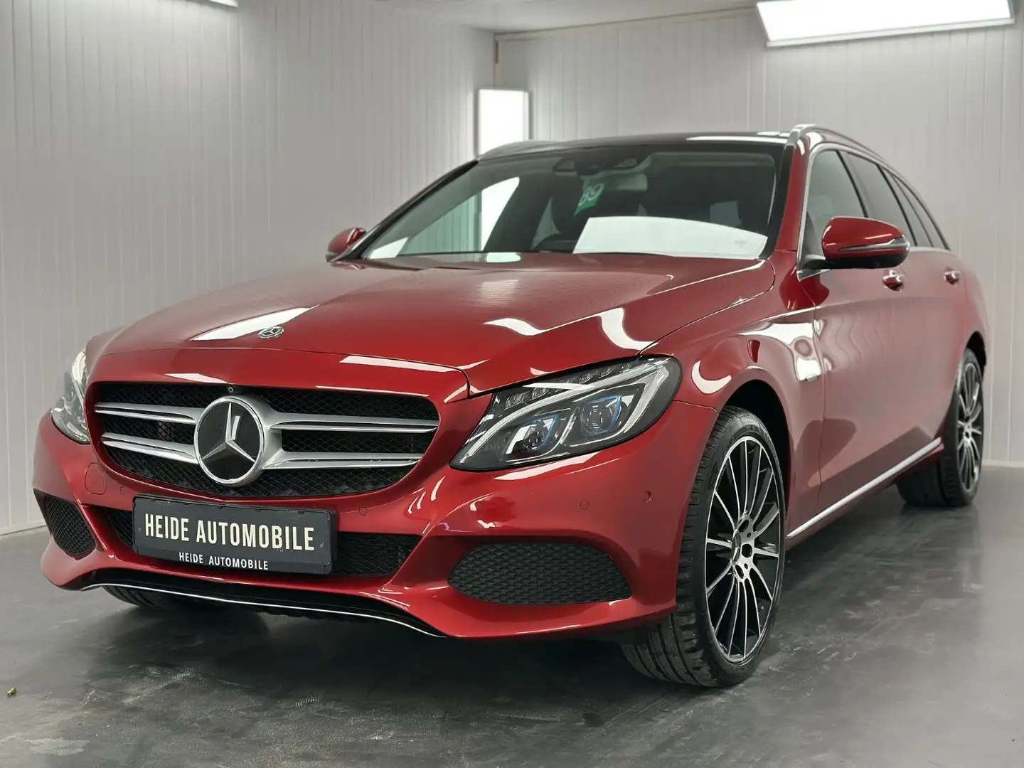 Mercedes-Benz C 350 E Panorama Burmester Luft Hud Acc 360° Roşu - 1