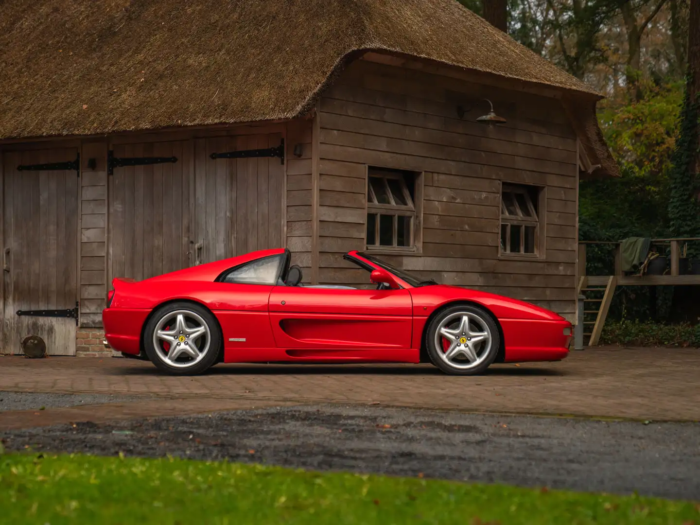 Ferrari F355 GTS F1 Rood - 1
