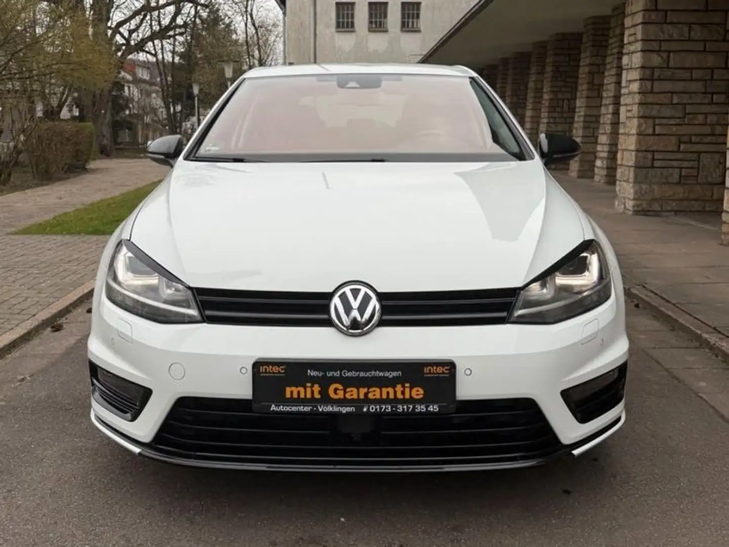 Volkswagen Golf VII Lim. Lounge BMT*R-LINE*SHZ*DSG*SPH Wit - 2