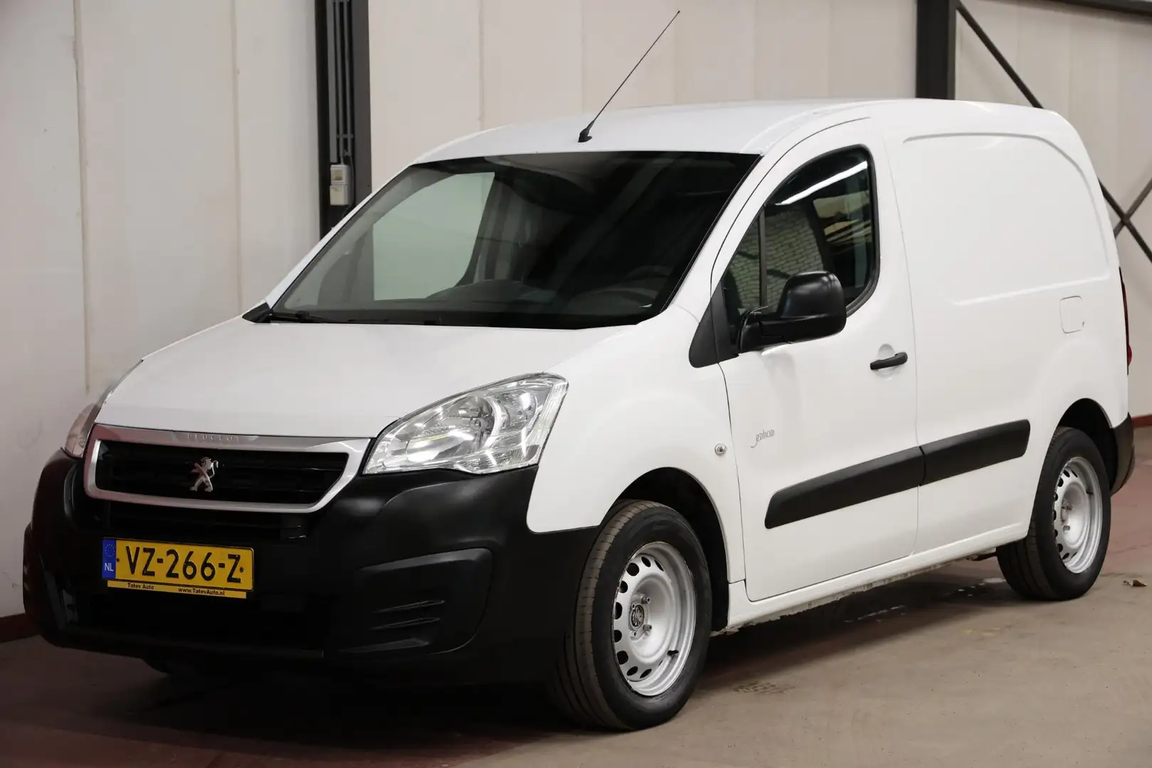 Peugeot Partner 120 1.6 HDi 75 AIRCO TREKHAAK - 1