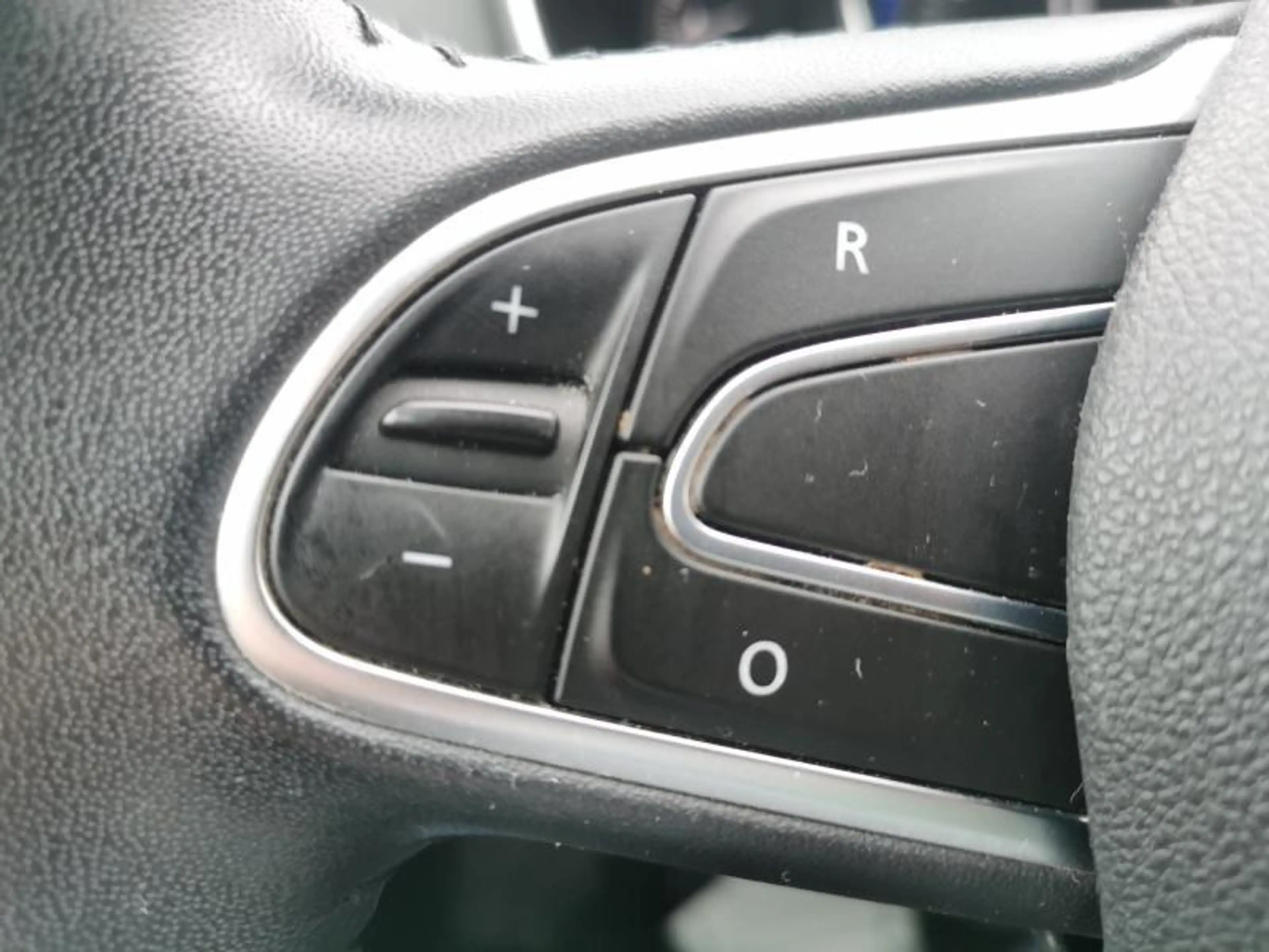 Renault Megane 1.2 TCe 130cv break gris 12/17 Airco GPS Capteurs — photo 9