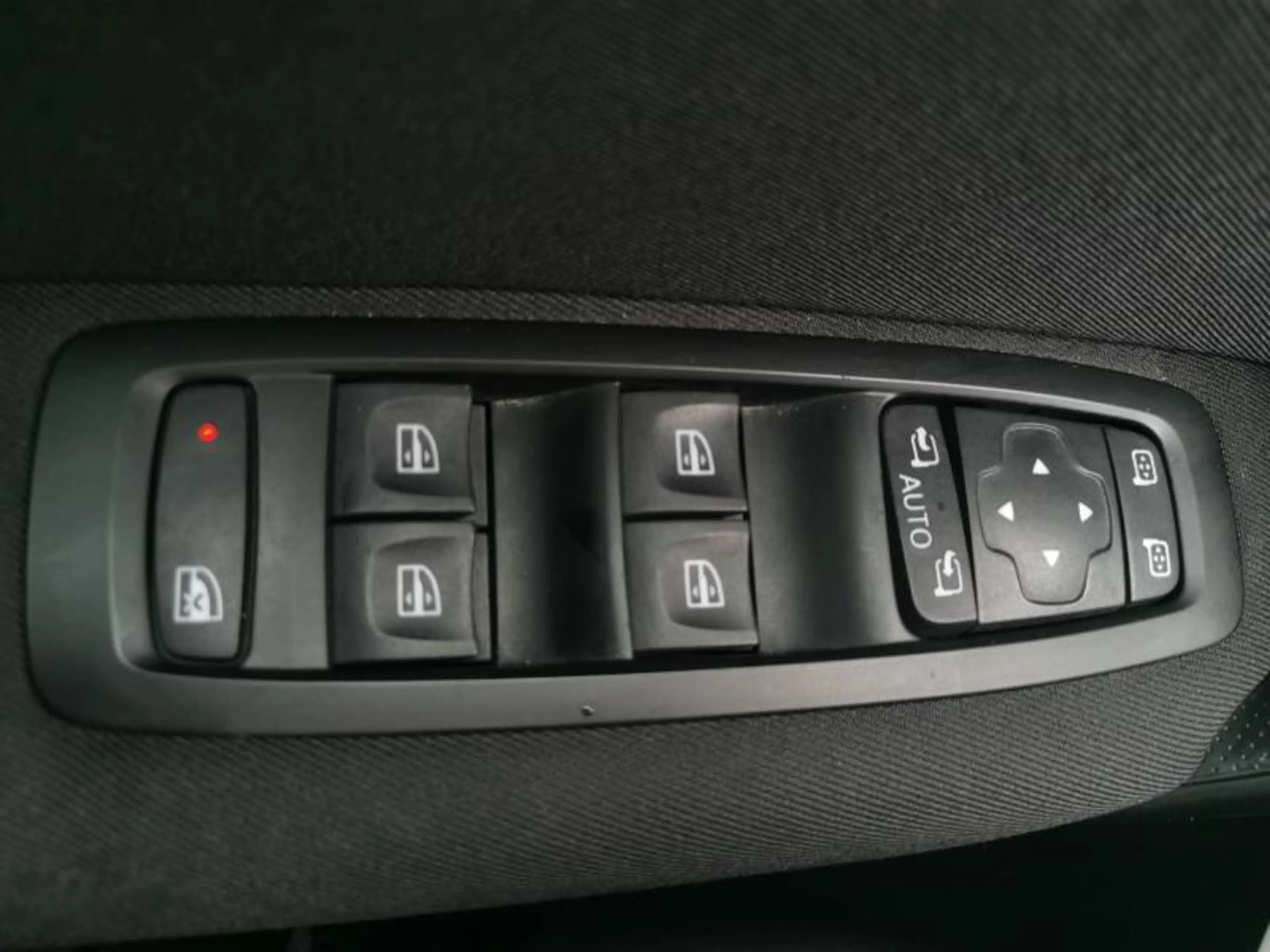 Renault Megane 1.2 TCe 130cv break gris 12/17 Airco GPS Capteurs — photo 10
