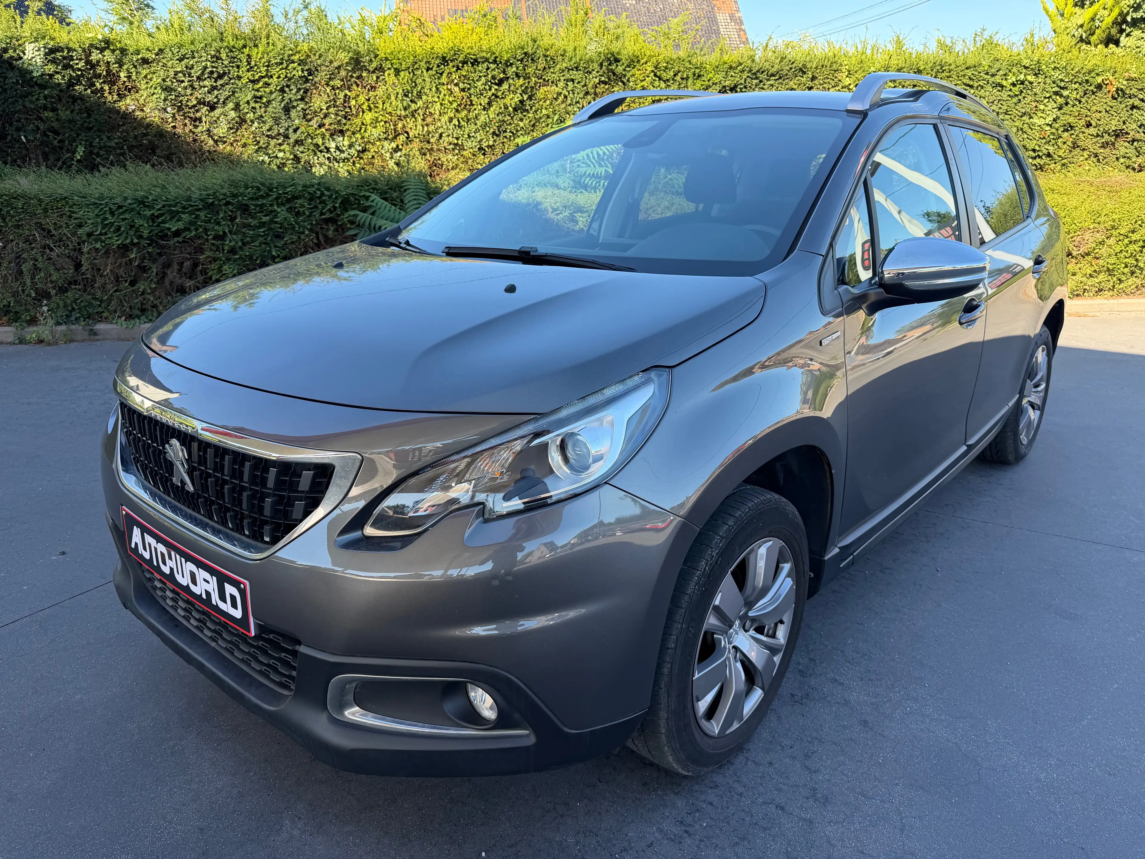 Peugeot 2008 2008 1.2i PureTech Style S — photo 2