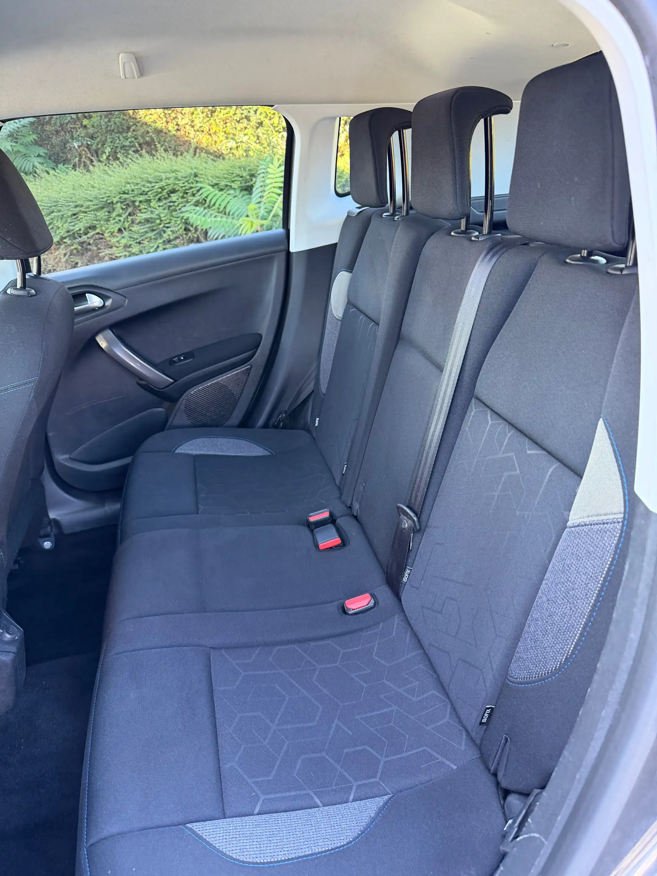 Peugeot 2008 2008 1.2i PureTech Style S — photo 9